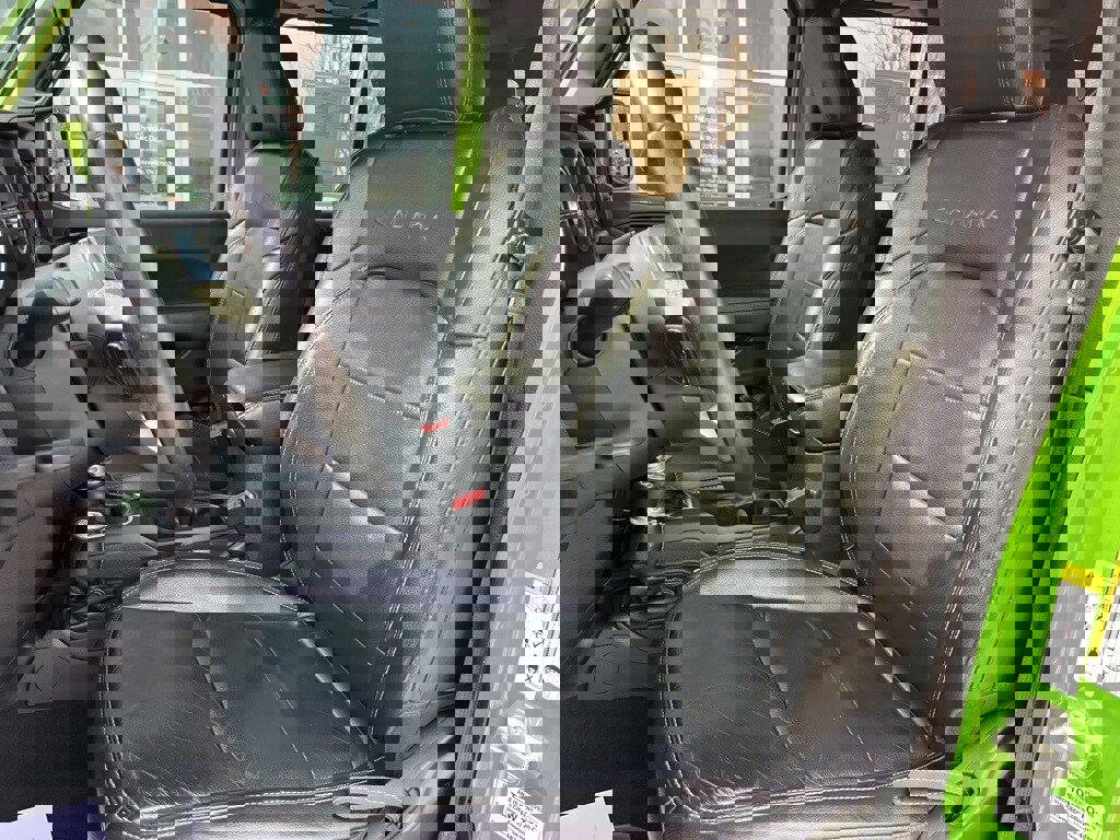 Used 2018 Jeep Wrangler Unlimited Sahara image 4