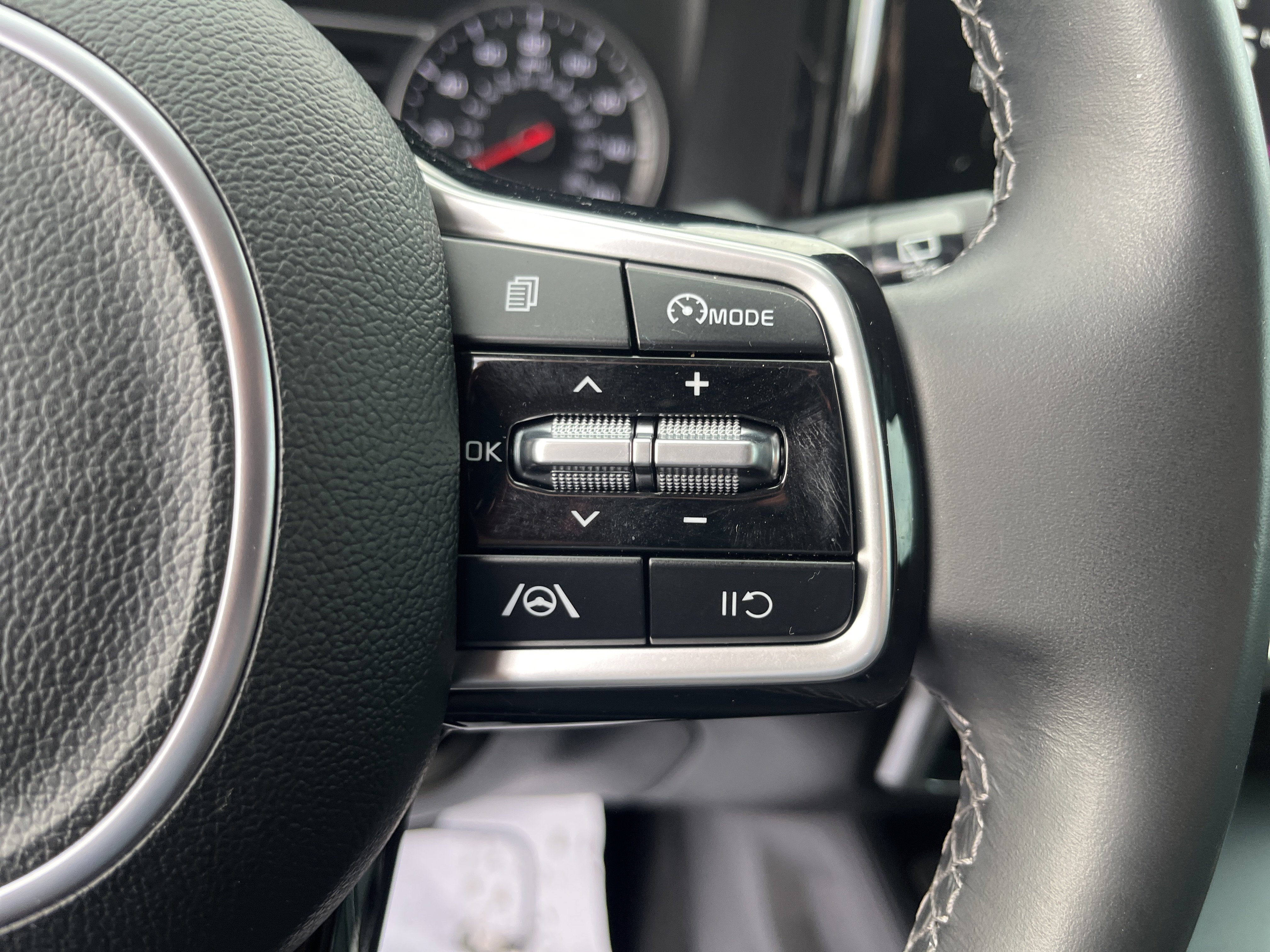 Used 2023 Kia Sorento S FWD image 21