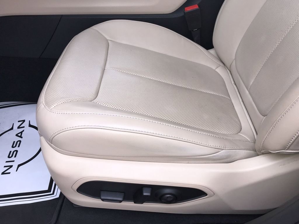 Used 2022 Jeep Grand Cherokee L Limited w/ Luxury Tech Group II image 12