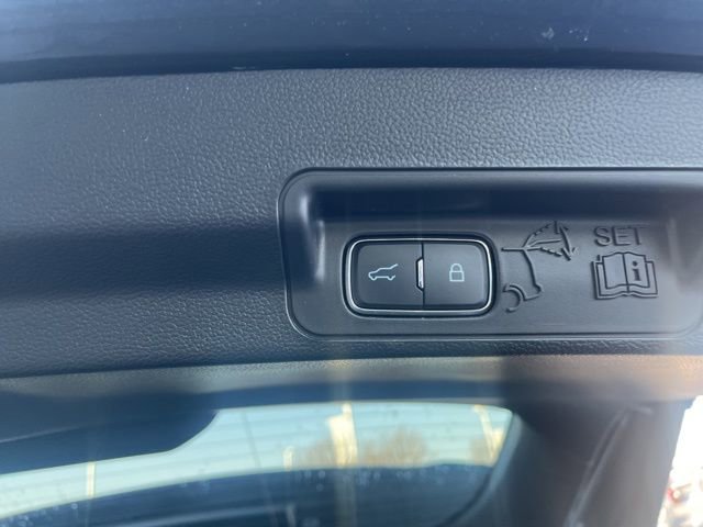 Certified 2023 Ford Explorer XLT image 10