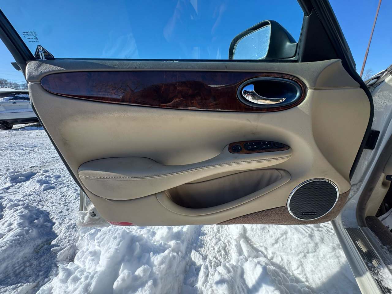 Used 2003 Jaguar XJ8 image 12