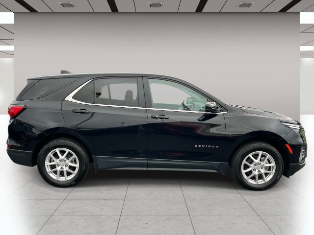 Used 2024 Chevrolet Equinox LT AWD/4WD image 2