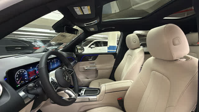 New 2026 Mercedes-Benz GLB 250 4MATIC image 7