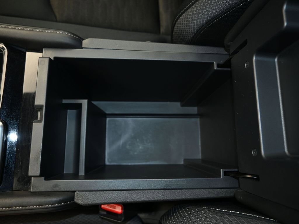 Used 2024 Nissan Pathfinder SV image 19