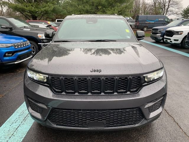 Used 2023 Jeep Grand Cherokee Altitude image 9