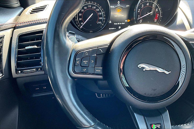 Used 2017 Jaguar F-TYPE R image 19