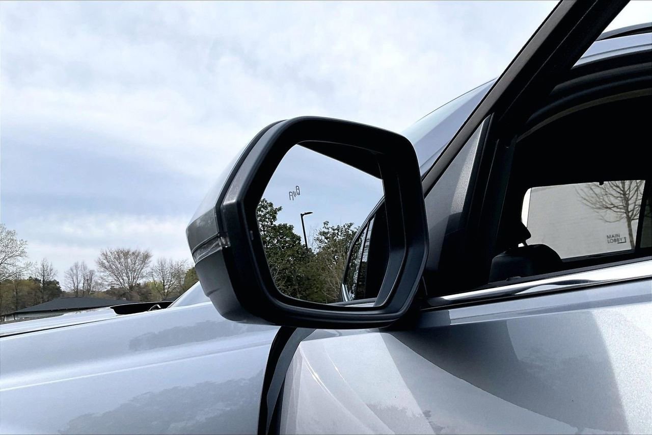 Used 2024 Volkswagen Atlas SE image 28