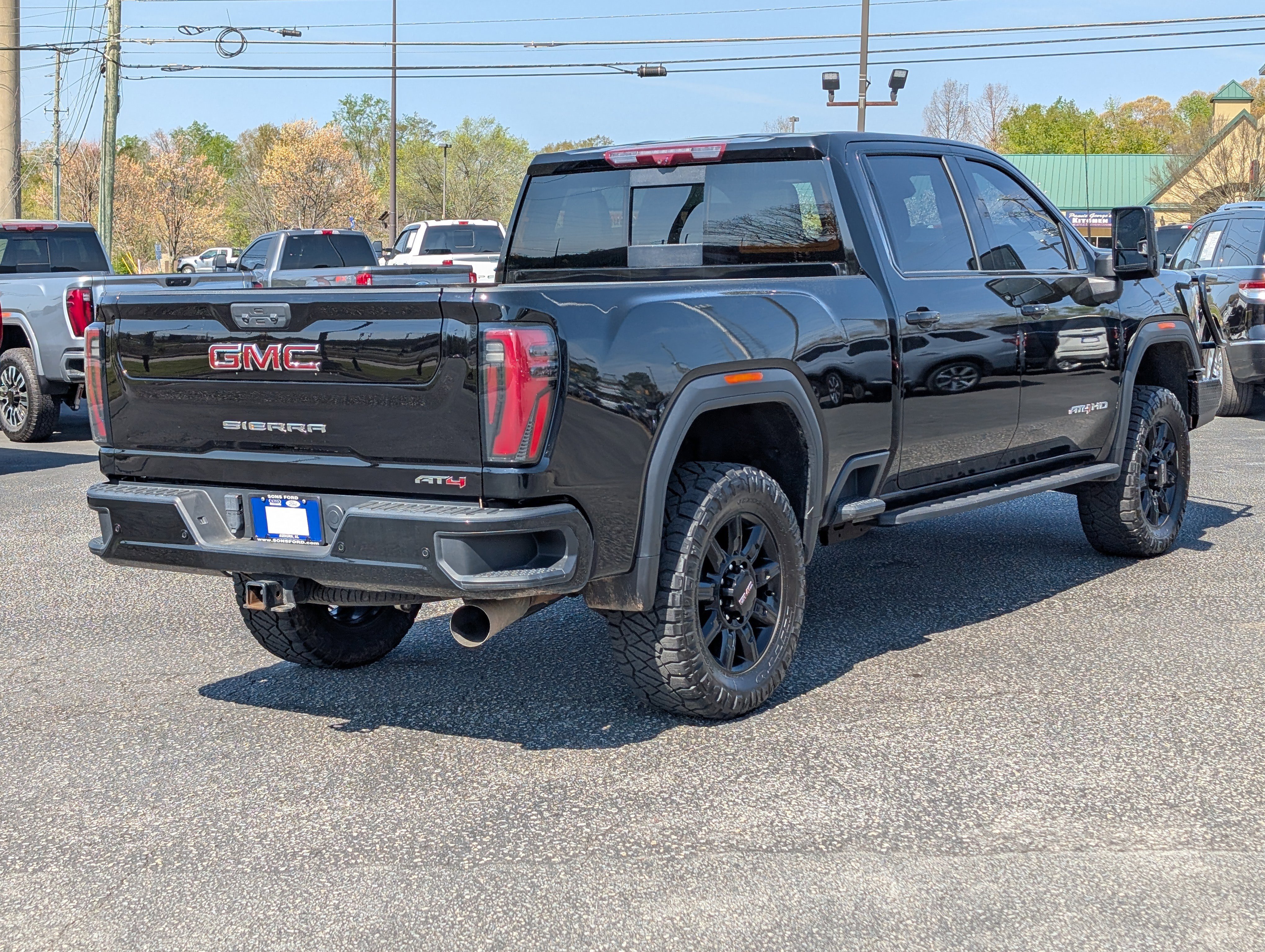 Used 2024 GMC Sierra 2500 AT4 w/ AT4 Premium Plus Package image 9