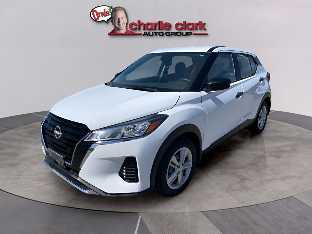 Used 2023 Nissan Kicks S FWD image 2