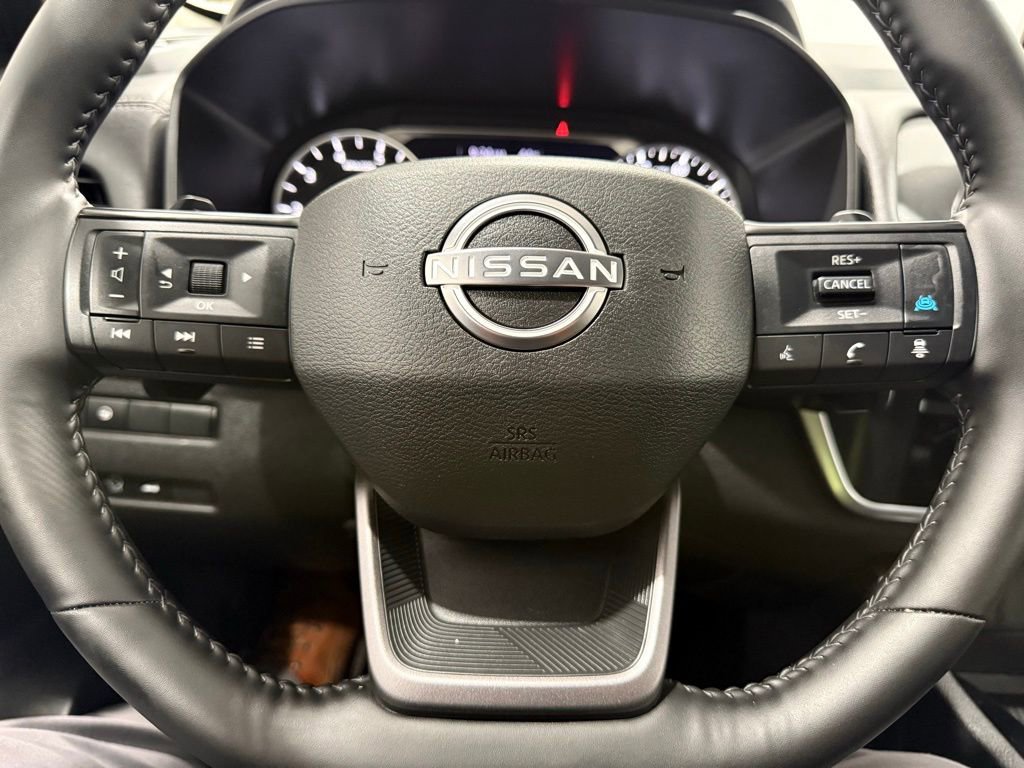 Used 2025 Nissan Rogue SV FWD image 40