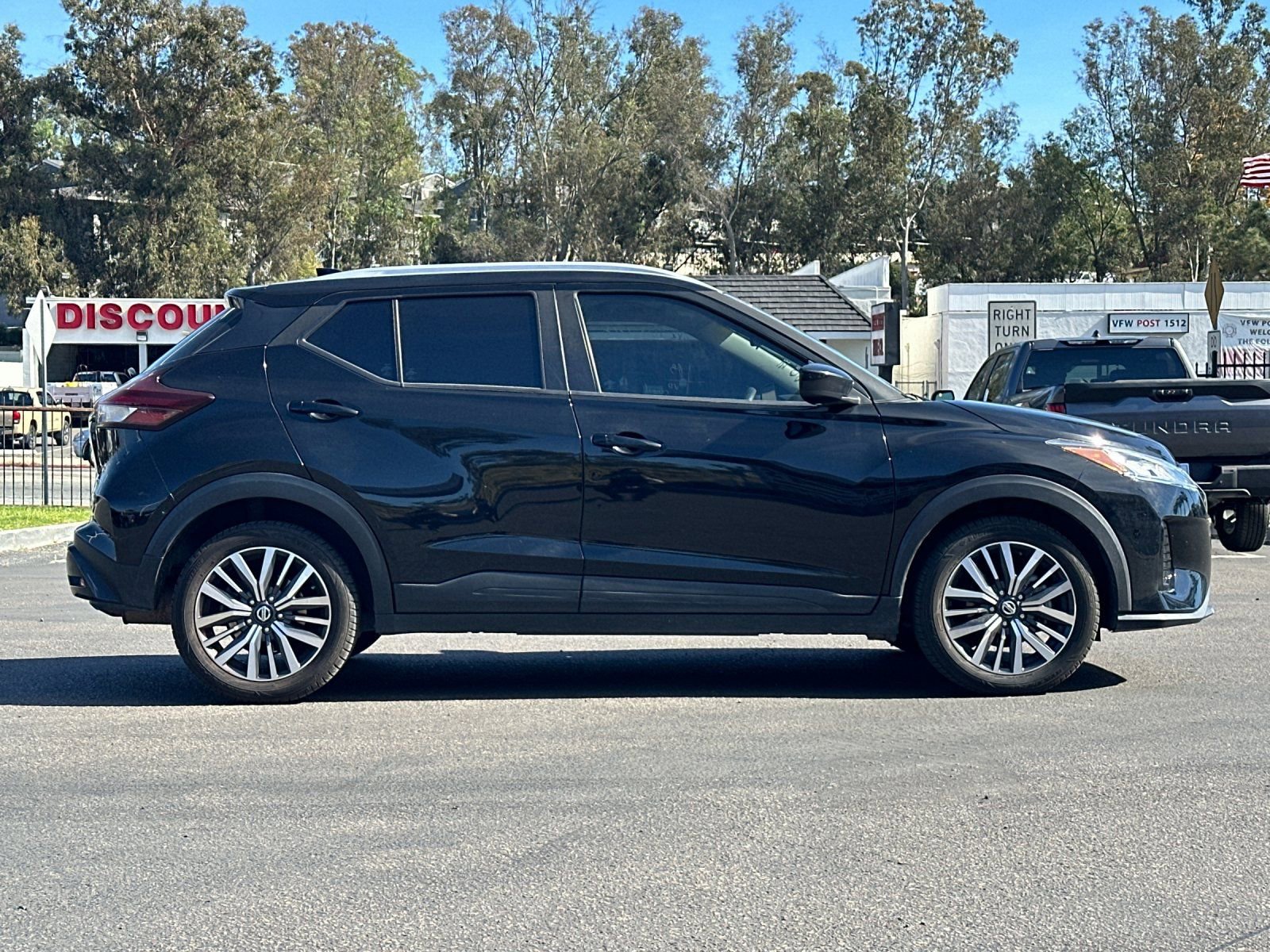 Used 2021 Nissan Kicks SV image 6