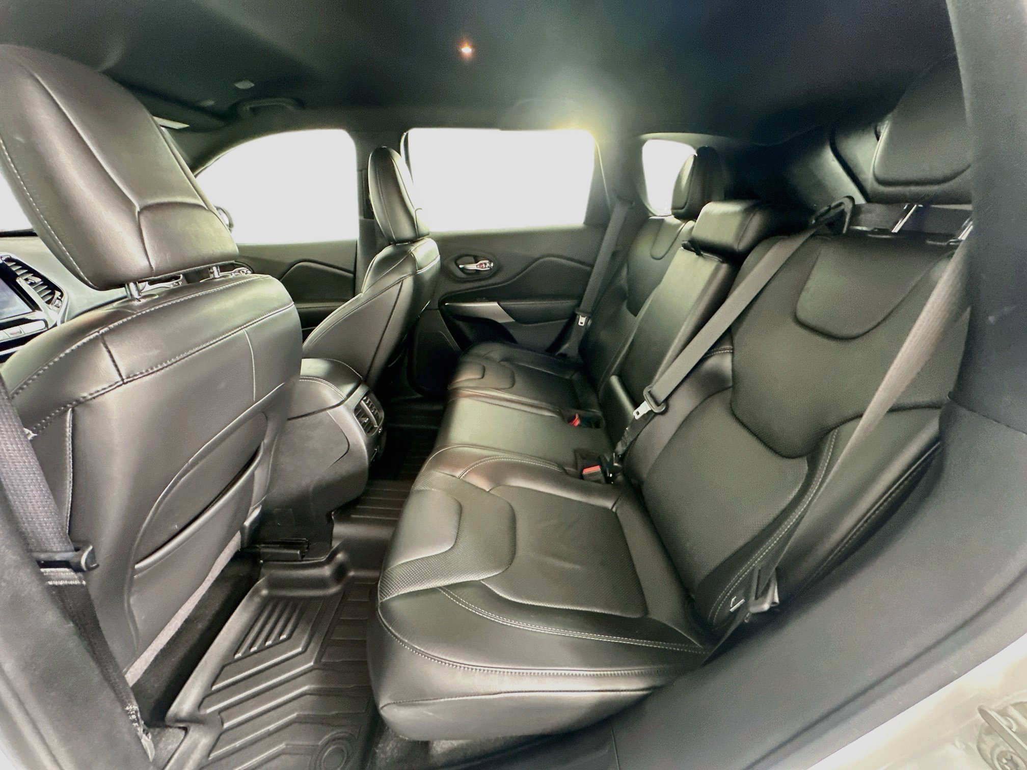 Used 2020 Jeep Cherokee High Altitude AWD/4WD image 28