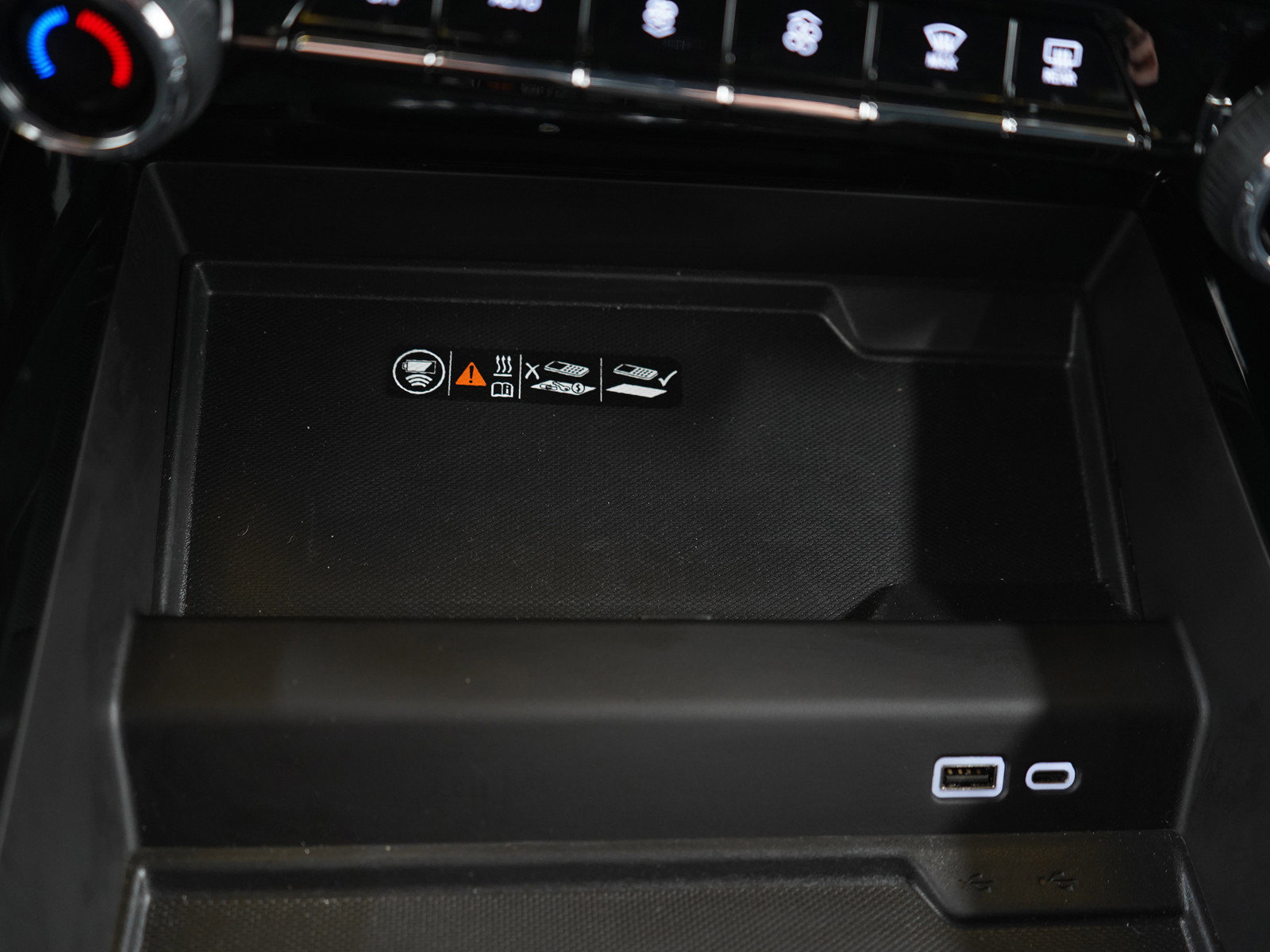 Used 2025 Chevrolet Tahoe LT AWD/4WD image 24