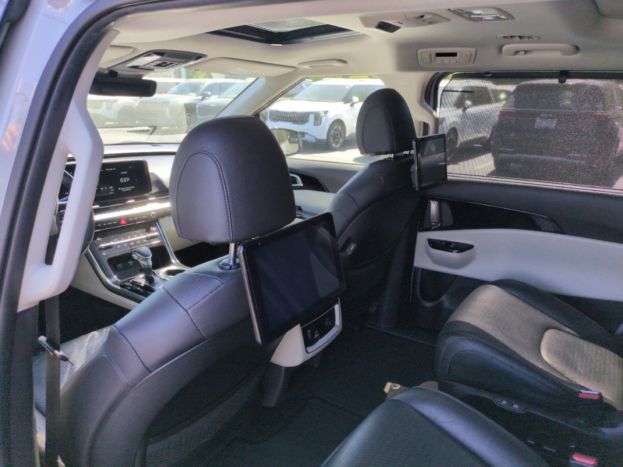 Used 2022 Kia Carnival SX Prestige FWD image 35