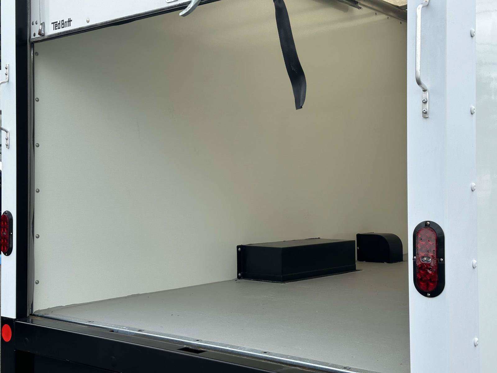 New 2025 Chevrolet Express 3500 w/ Power Convenience Package RWD image 25
