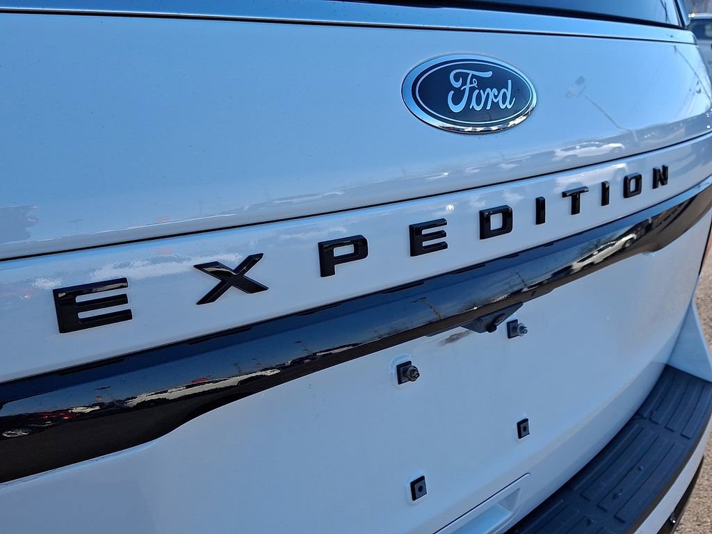 Used 2022 Ford Expedition Limited image 30