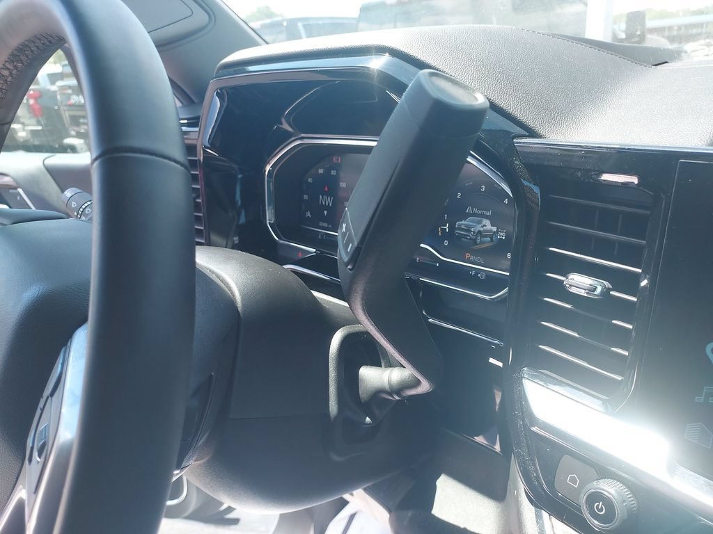 Used 2025 Chevrolet Silverado 1500 RST AWD/4WD image 19