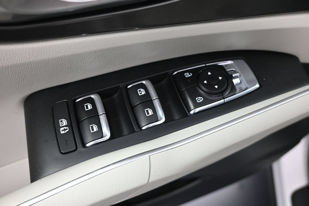 Certified 2026 Kia Sorento S AWD/4WD image 11