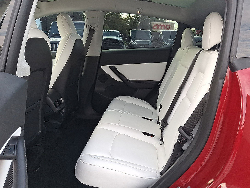 Used 2022 Tesla Model Y Performance AWD/4WD image 26