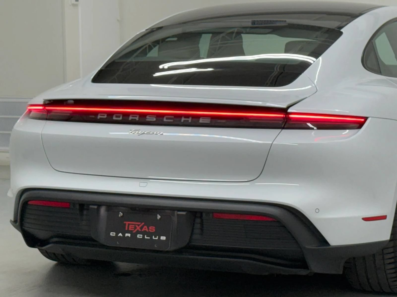 Used 2021 Porsche Taycan RWD image 41