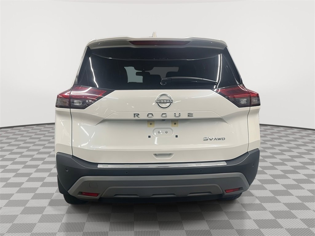 Used 2023 Nissan Rogue SV image 4