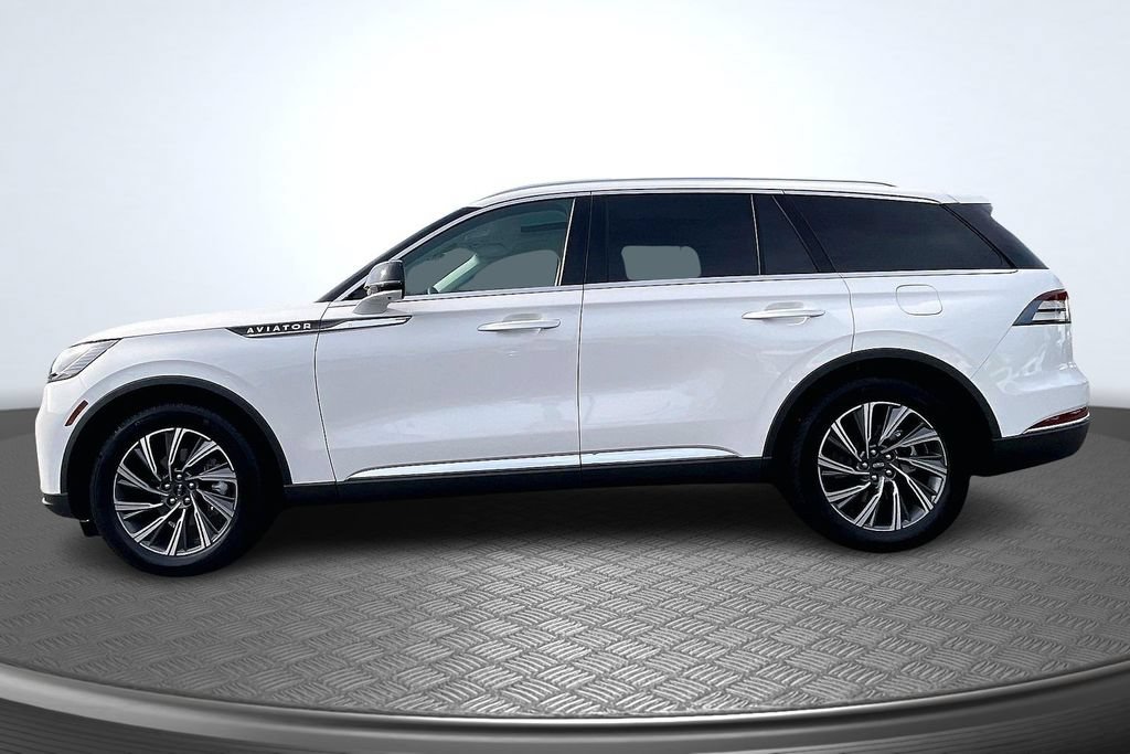 Used 2026 Lincoln Aviator 2WD image 8