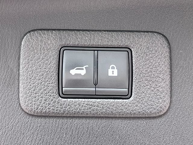 Used 2024 Nissan Armada SL w/ Captain's Chairs Package AWD/4WD image 36