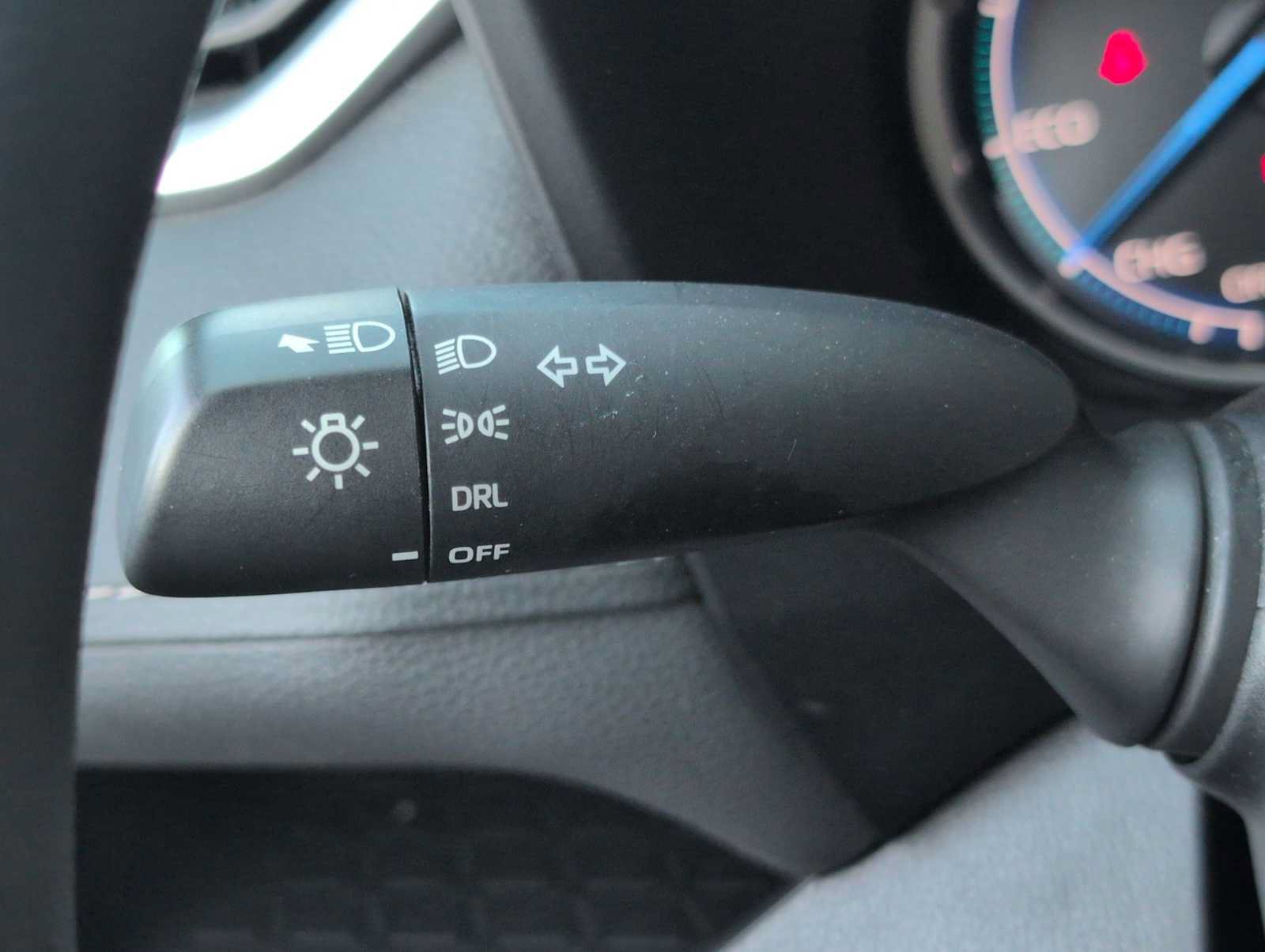 Used 2024 Toyota RAV4 LE AWD/4WD image 24