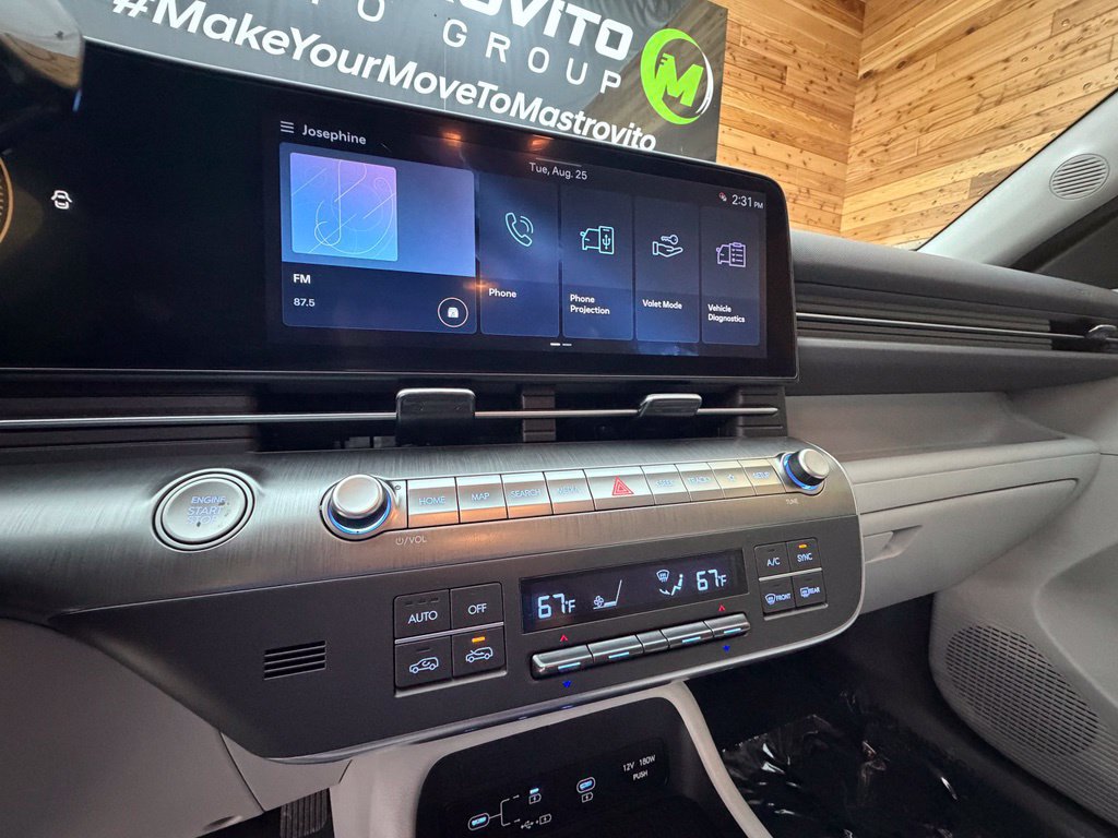 Certified 2024 Hyundai Kona SEL AWD/4WD image 36
