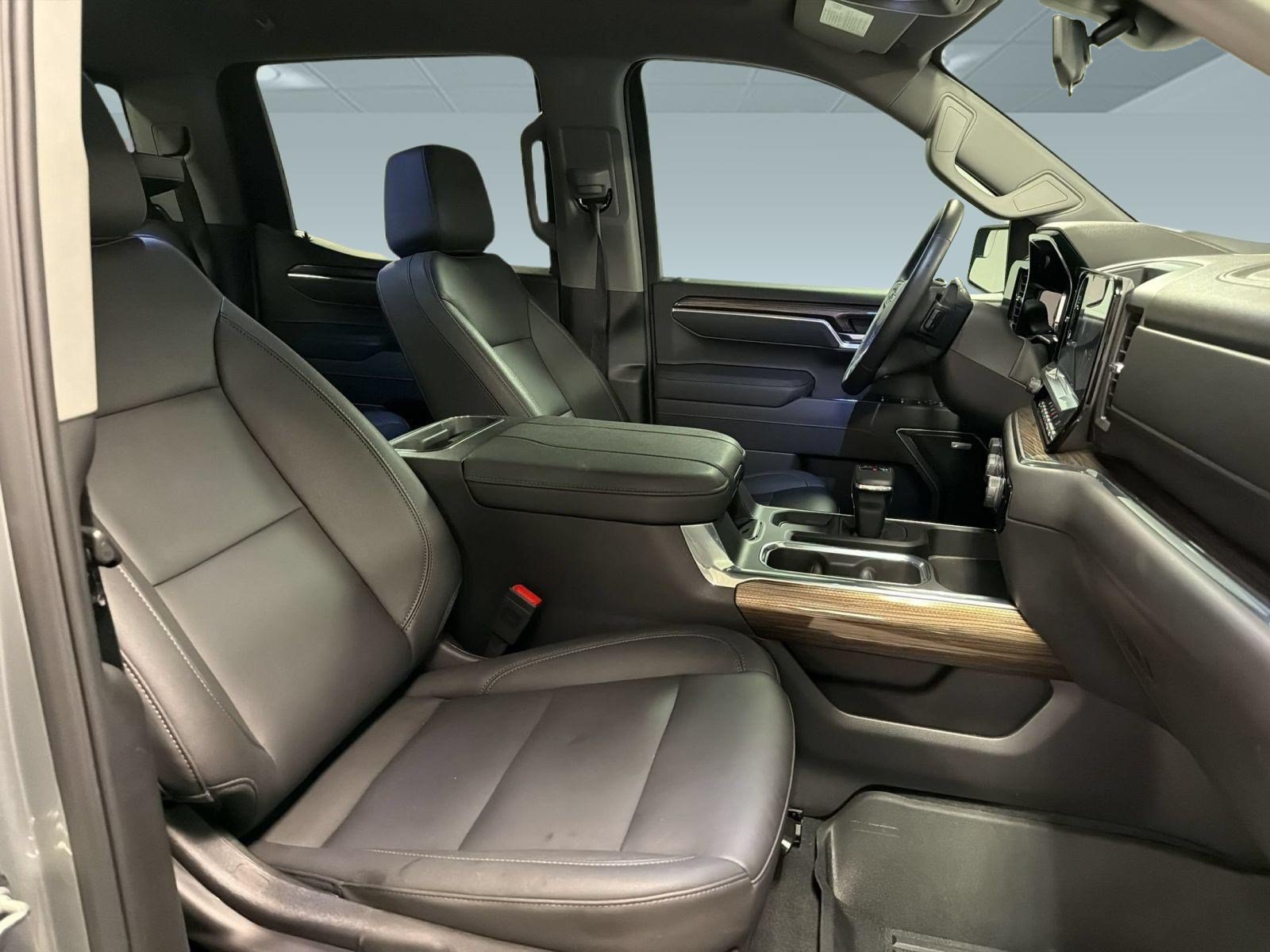 Used 2025 Chevrolet Silverado 1500 LT Trail Boss w/ Convenience Package II AWD/4WD image 25