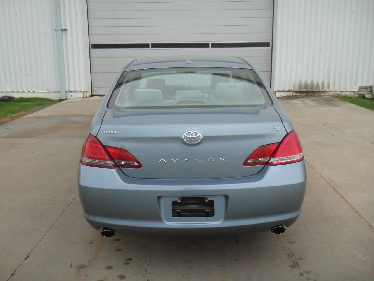 Used 2010 Toyota Avalon XL image 6