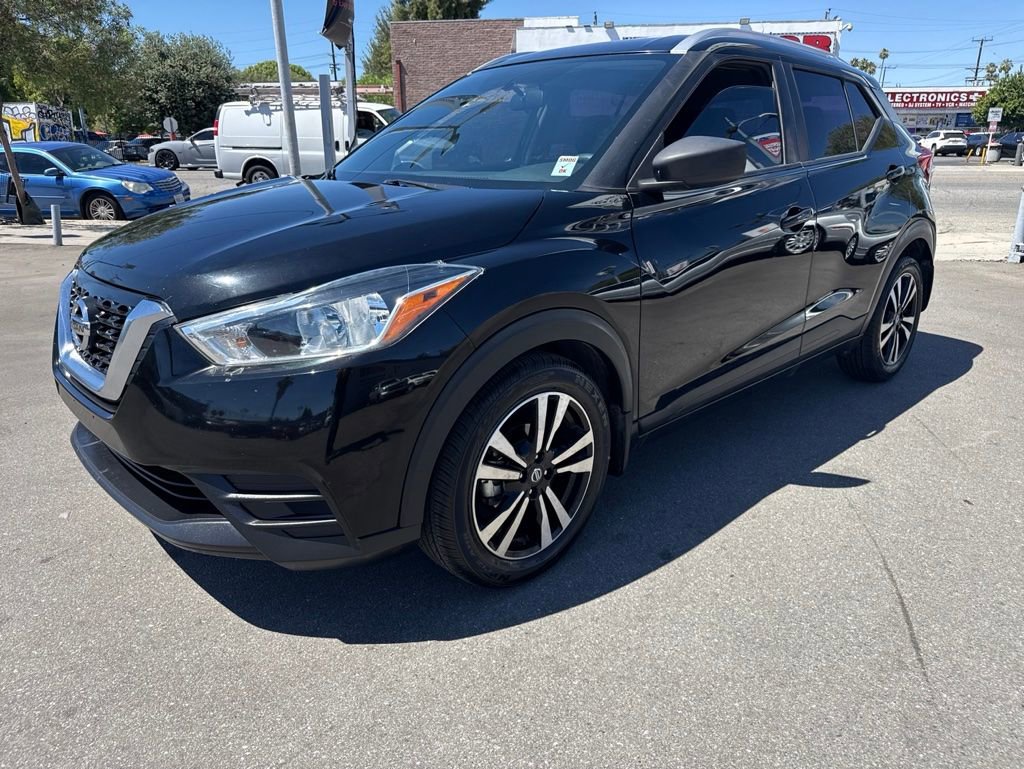 Used 2019 Nissan Kicks SV FWD image 2