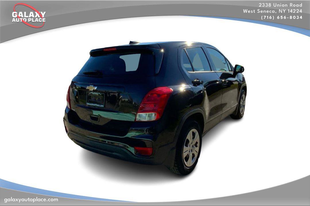 Used 2018 Chevrolet Trax LS w/ LPO, Protection Package FWD image 5