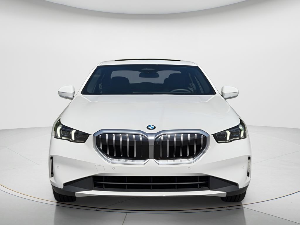 Used 2026 BMW 530i RWD image 2
