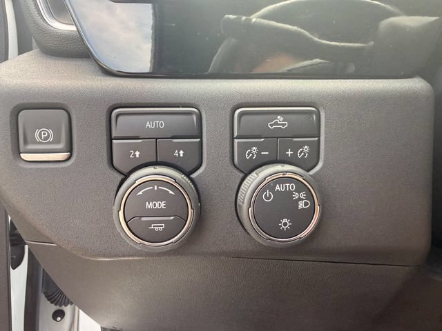 Used 2025 Chevrolet Silverado 1500 LT AWD/4WD image 7