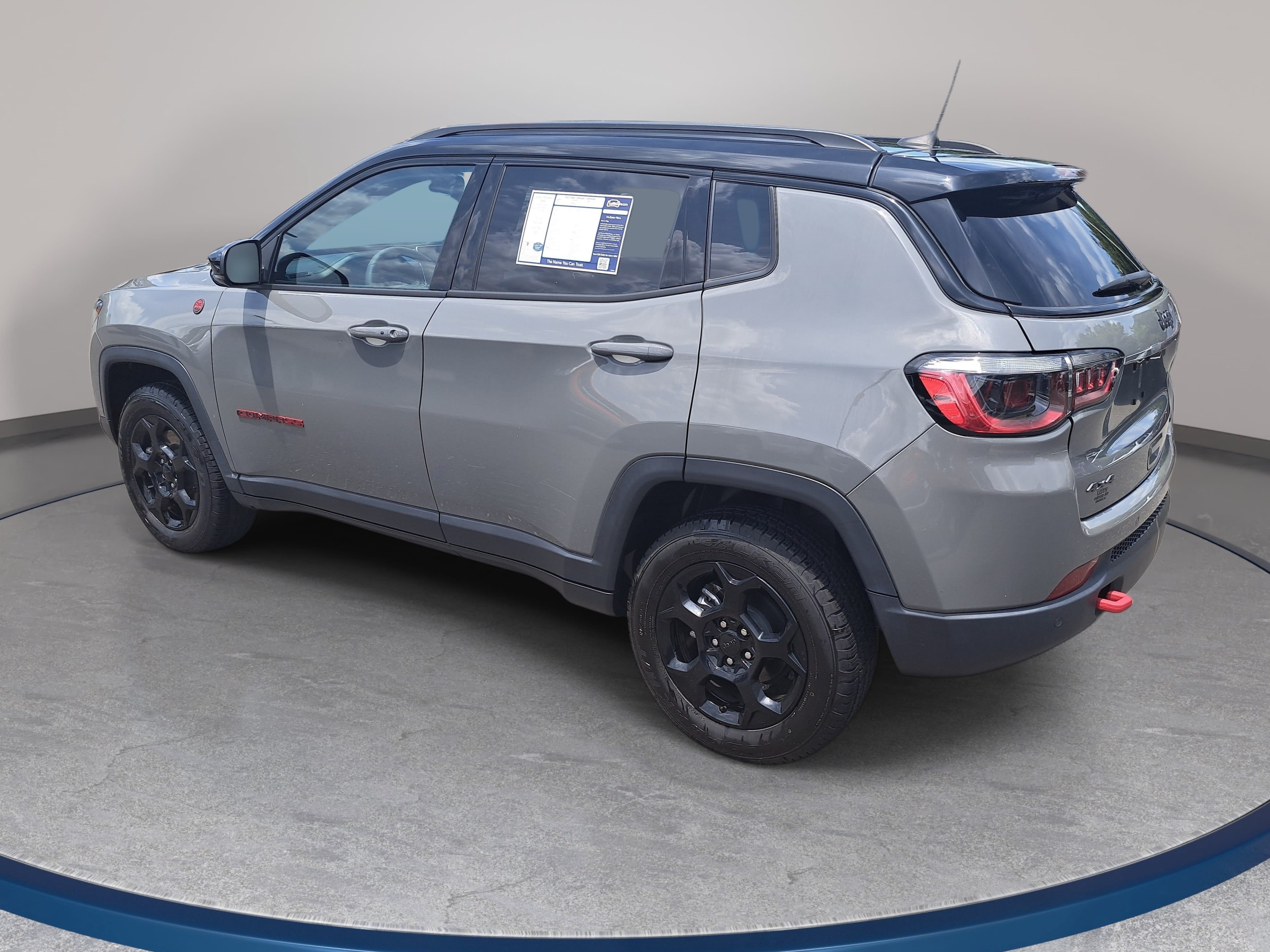 Used 2023 Jeep Compass Trailhawk AWD/4WD image 7