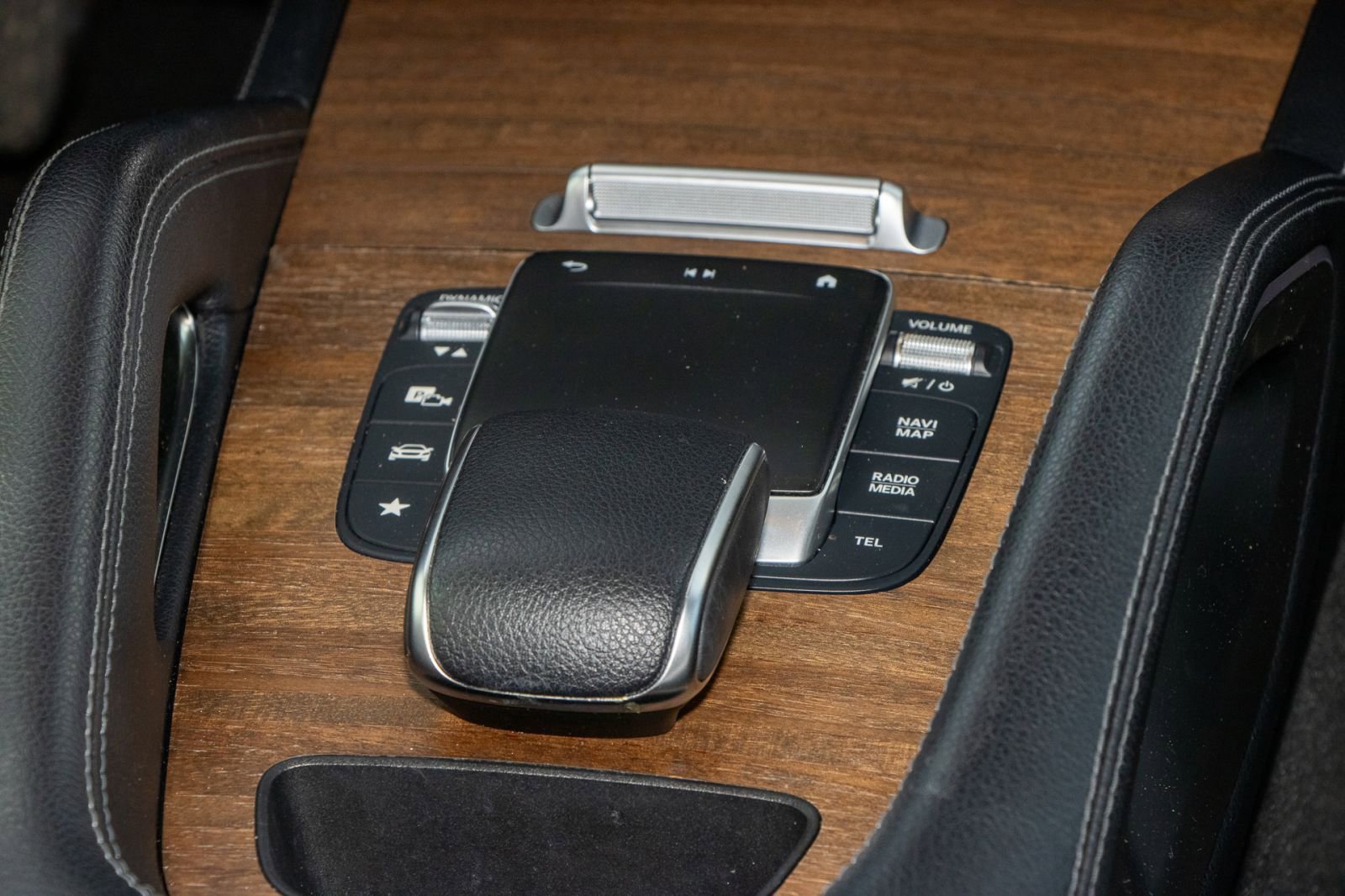 Used 2021 Mercedes-Benz GLE 350 w/ 3rd Row Seat Package image 24