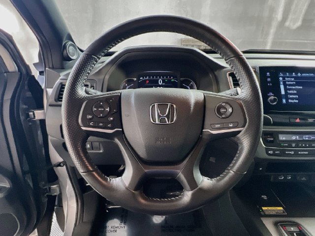 Used 2025 Honda Passport EX-L image 16