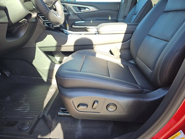 New 2026 Chevrolet Traverse LT image 11