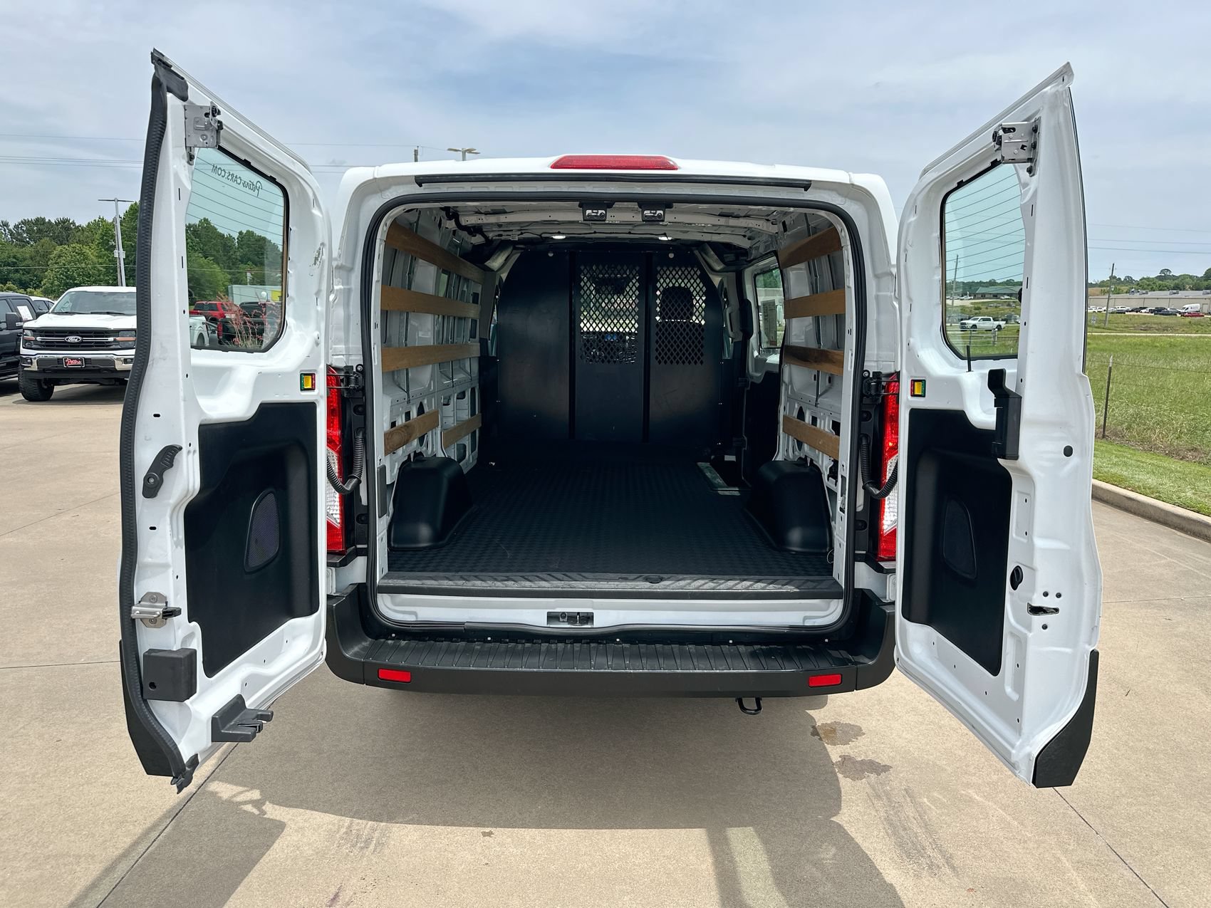 Used 2024 Ford Transit 250 Low Roof w/ Exterior Upgrade Package RWD image 21