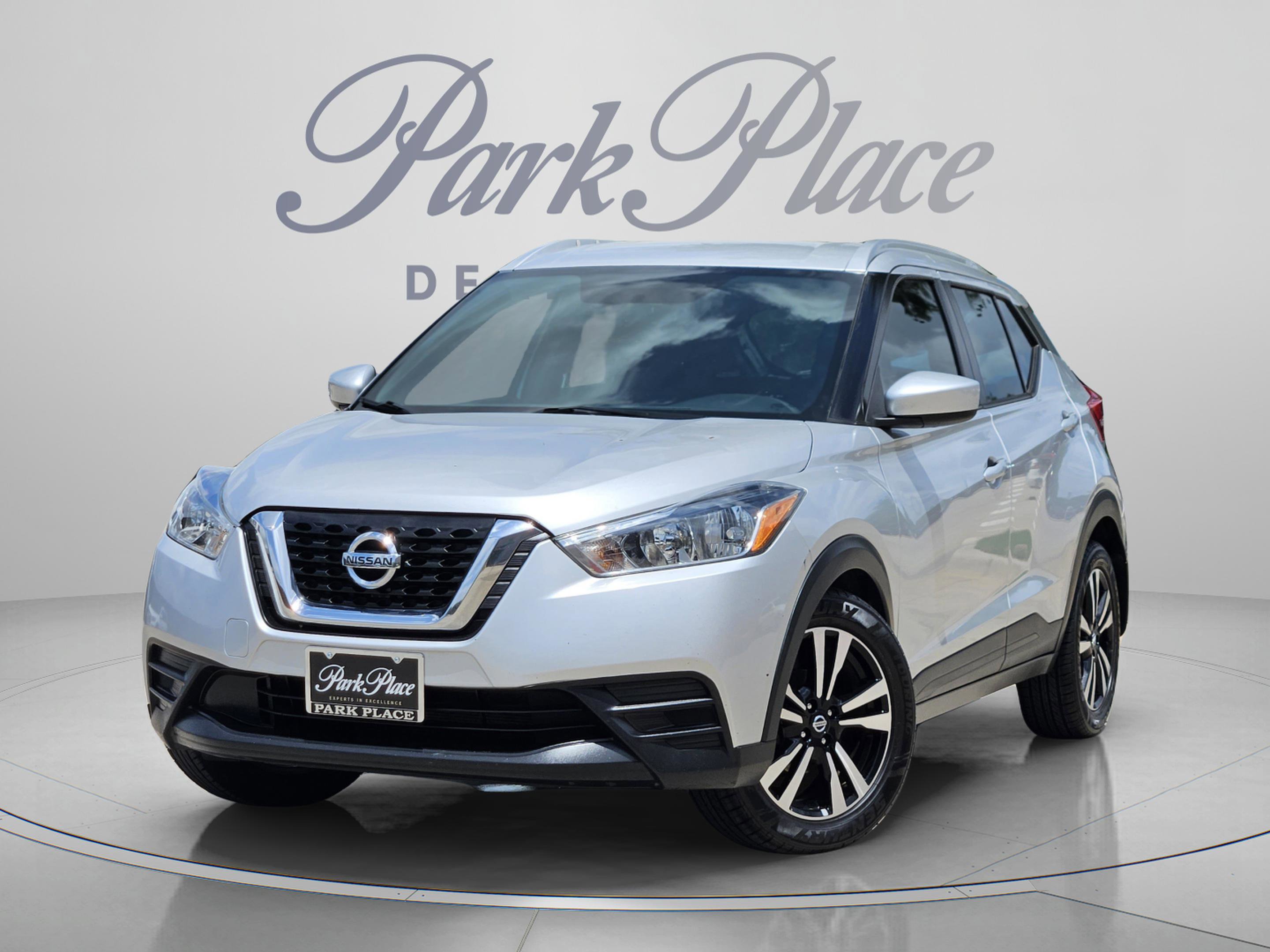 Used 2018 Nissan Kicks SV FWD image 1