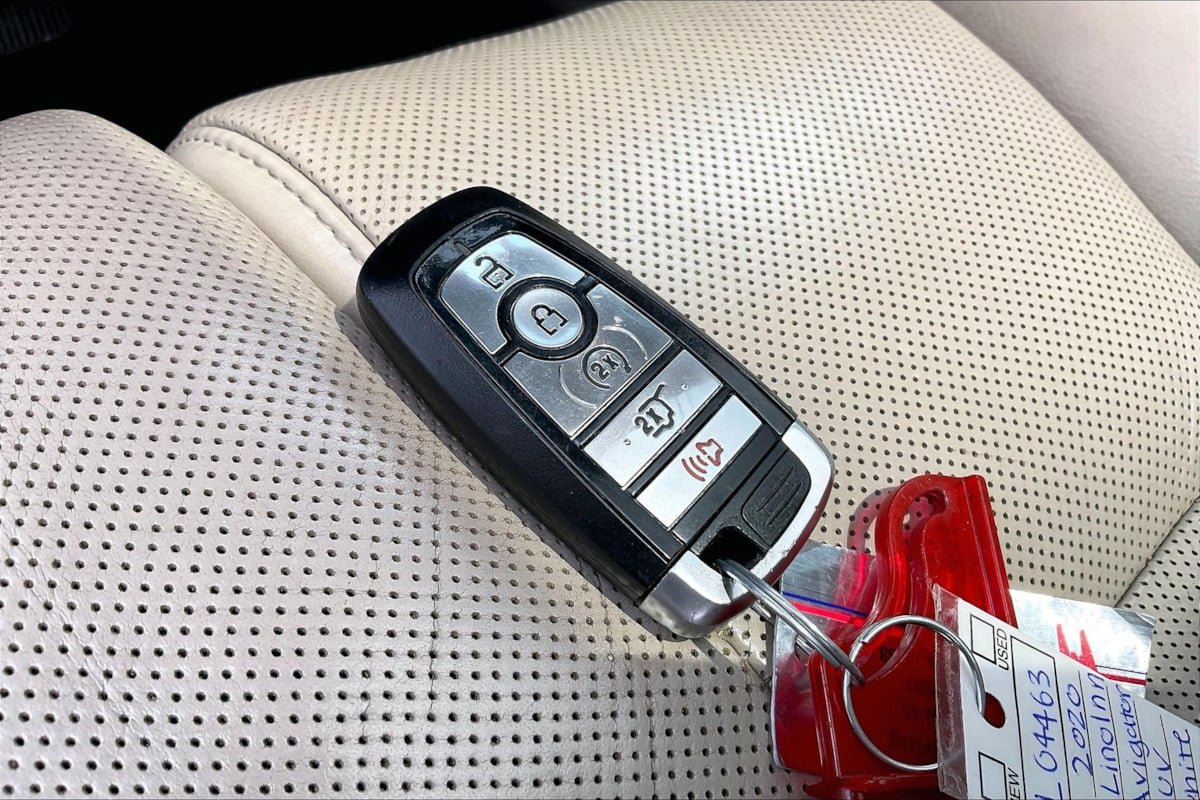 Used 2020 Lincoln Navigator Reserve image 11