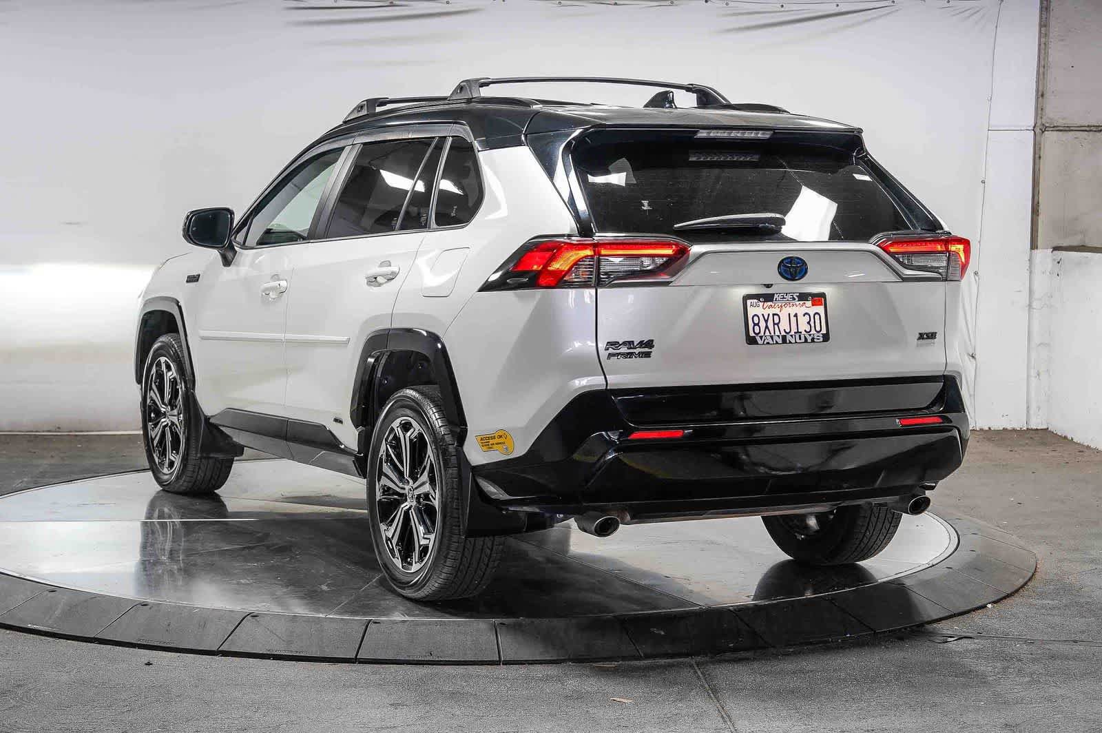 Certified 2021 Toyota RAV4 XSE w/ Weather Package AWD/4WD image 3