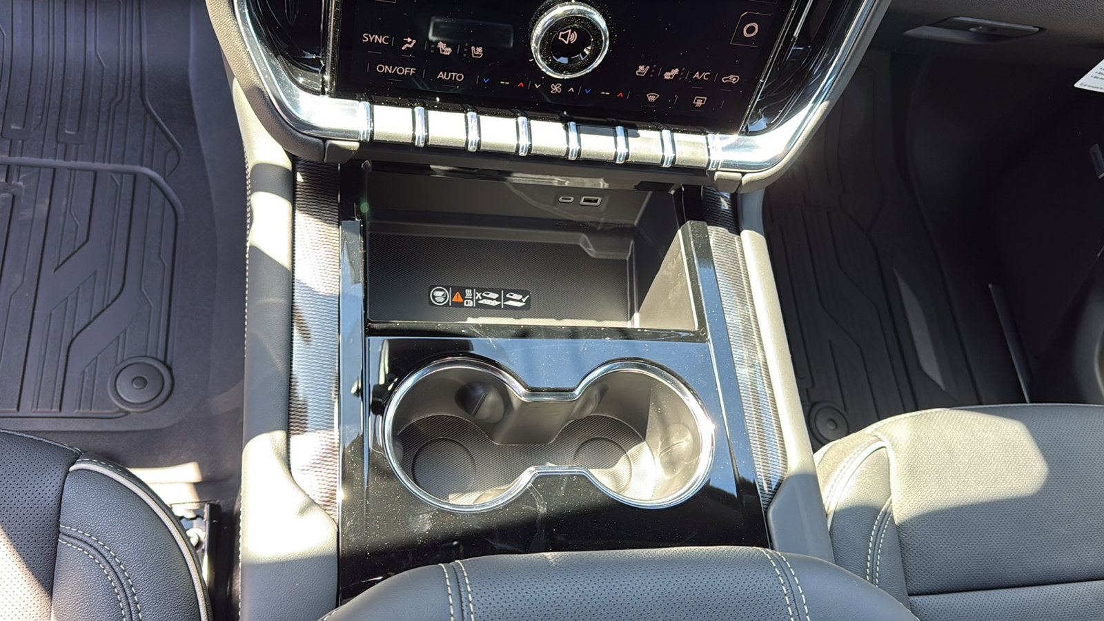 New 2026 GMC Yukon XL Elevation AWD/4WD image 17