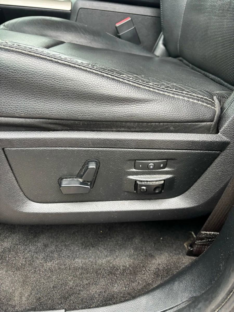 Used 2015 RAM 1500 Laramie w/ Convenience Group image 18