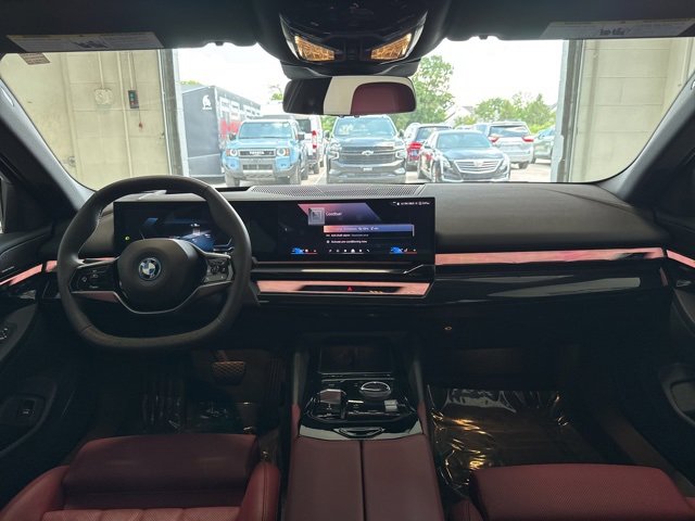 Used 2025 BMW i5 xDrive40 w/ Premium Package image 38