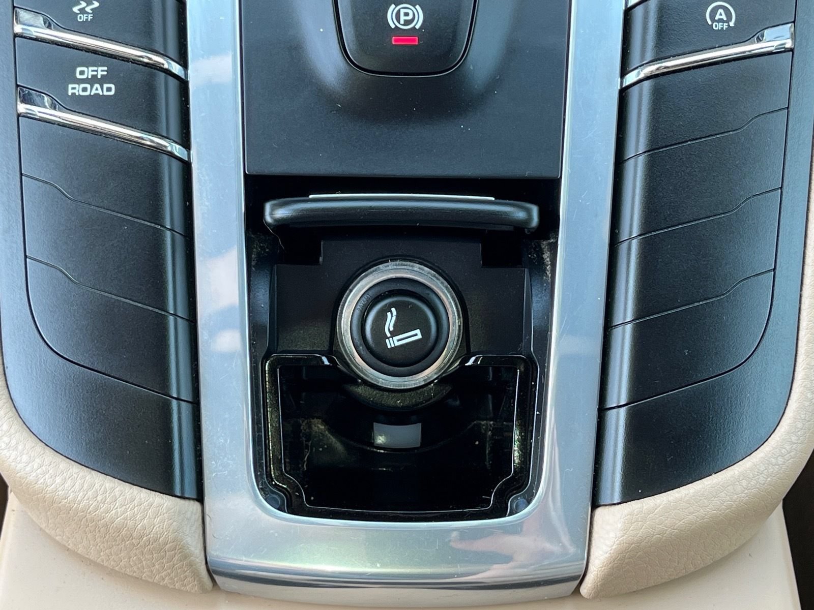 Used 2019 Porsche Macan AWD/4WD image 27