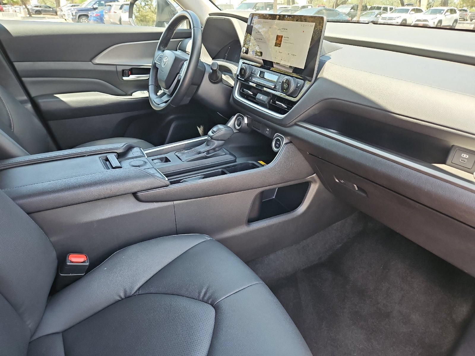 Used 2025 Toyota Grand Highlander AWD image 16