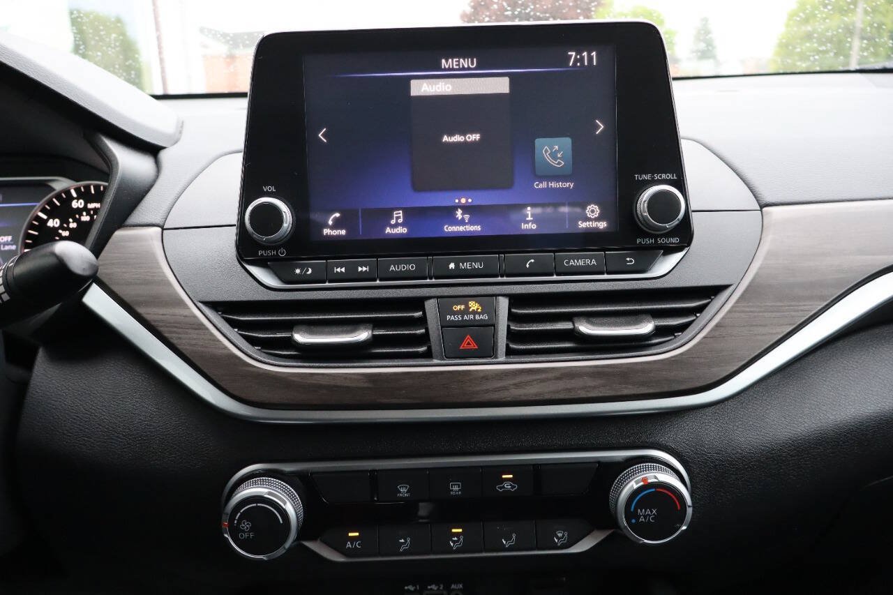 Used 2025 Nissan Altima 2.5 SV FWD image 6