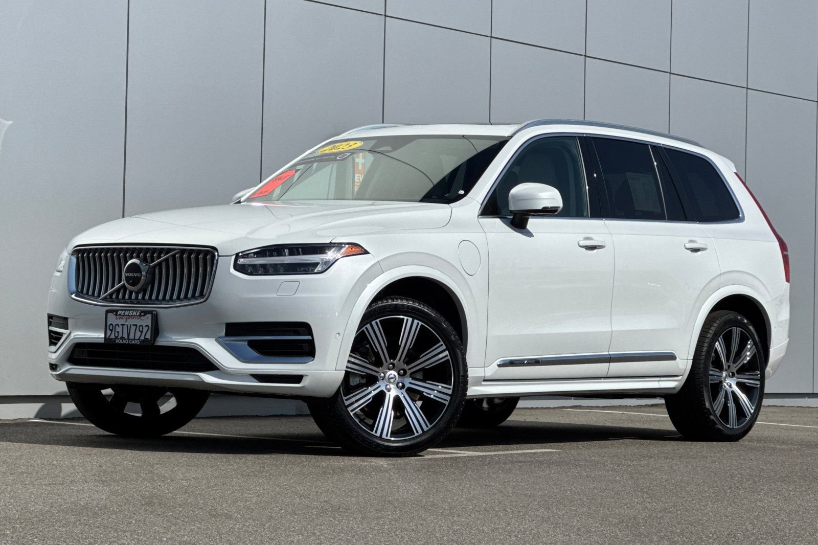 Used 2023 Volvo XC90 T8 Ultimate AWD/4WD image 1